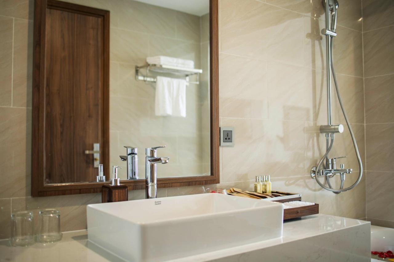 Miracle Luxury Hotel Phuoc Dong Extérieur photo